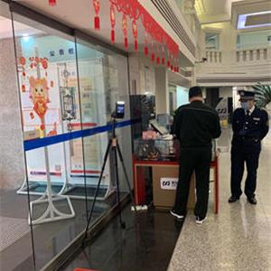 某超市人脸识别测温仪